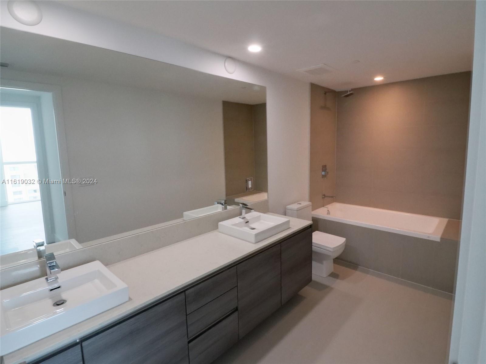 1080 Brickell Ave # 2306