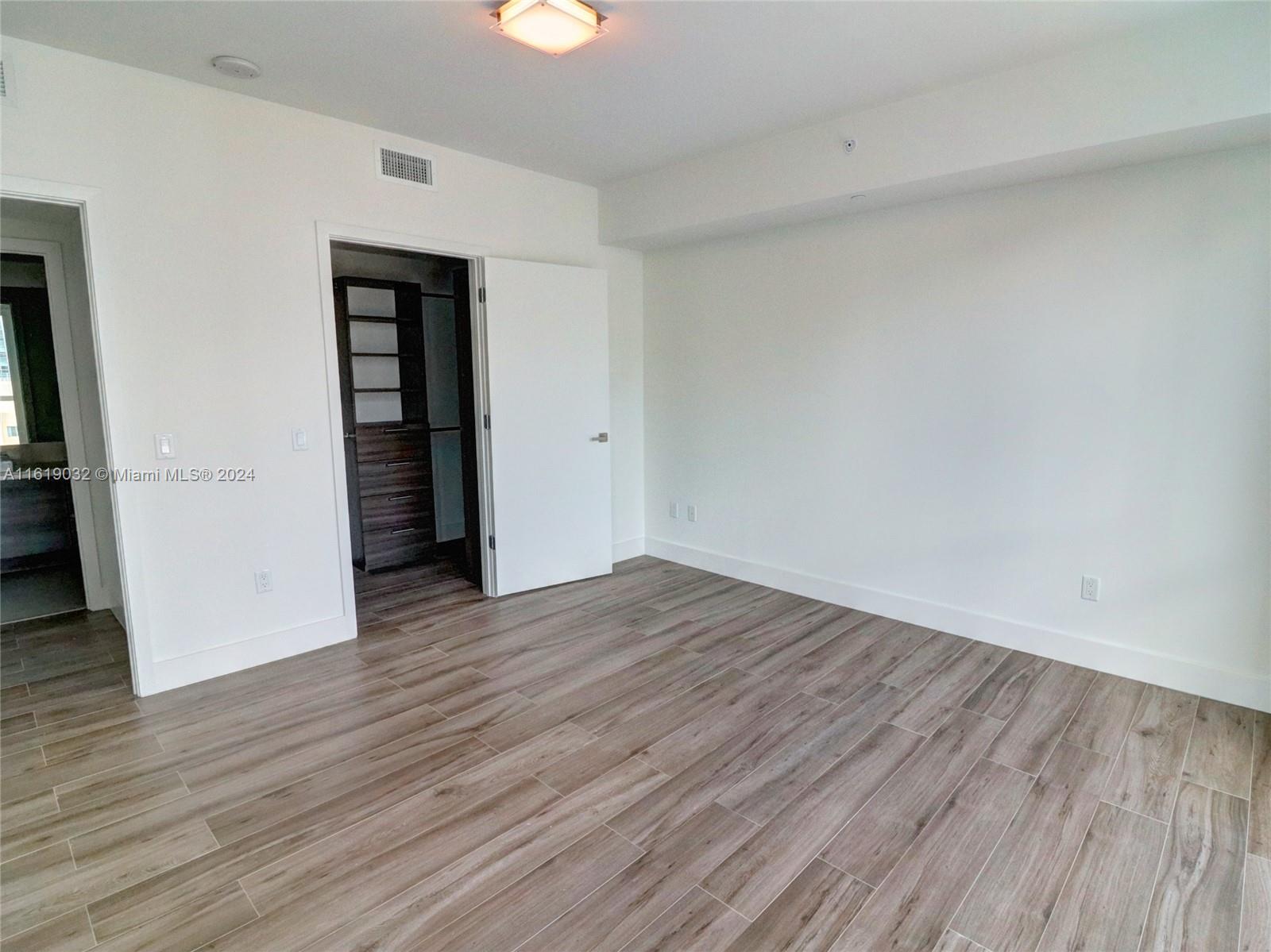 1080 Brickell Ave # 2306