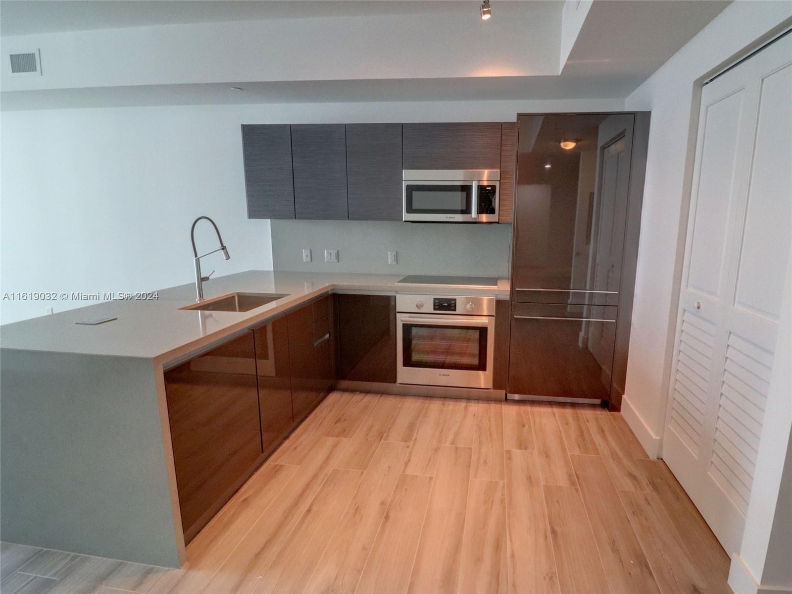 1080 Brickell Ave # 2306