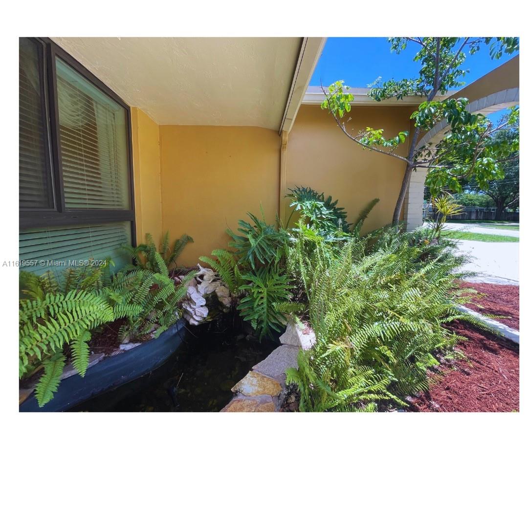 5201 SW 88th Ter