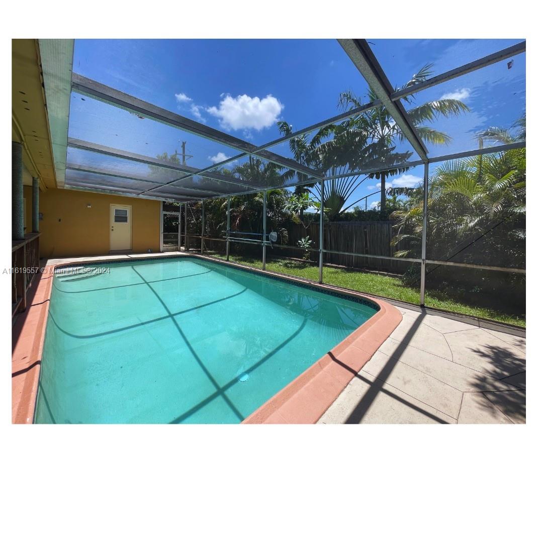 5201 SW 88th Ter