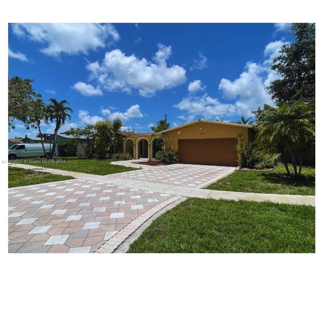 5201 SW 88th Ter