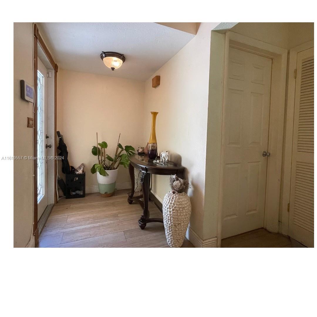 5201 SW 88th Ter