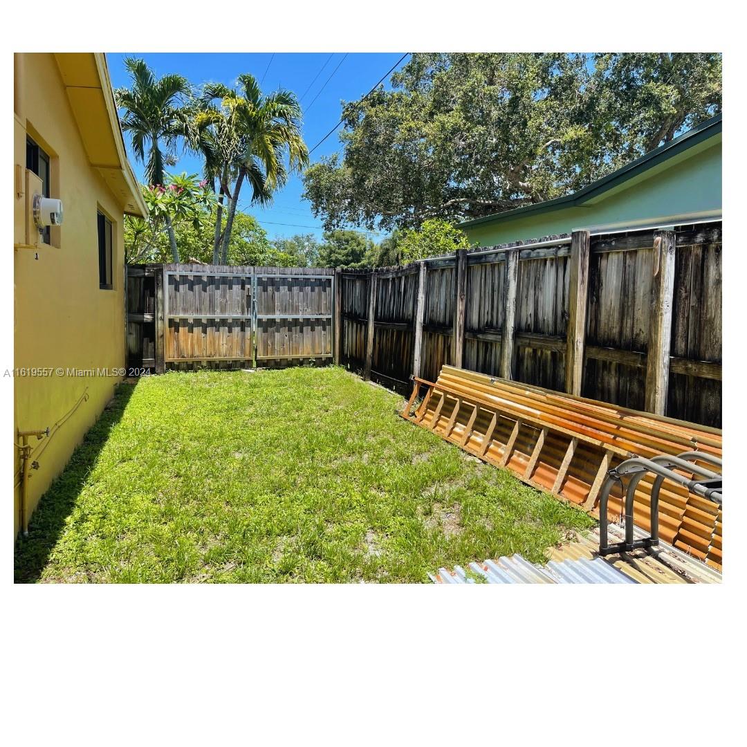 5201 SW 88th Ter