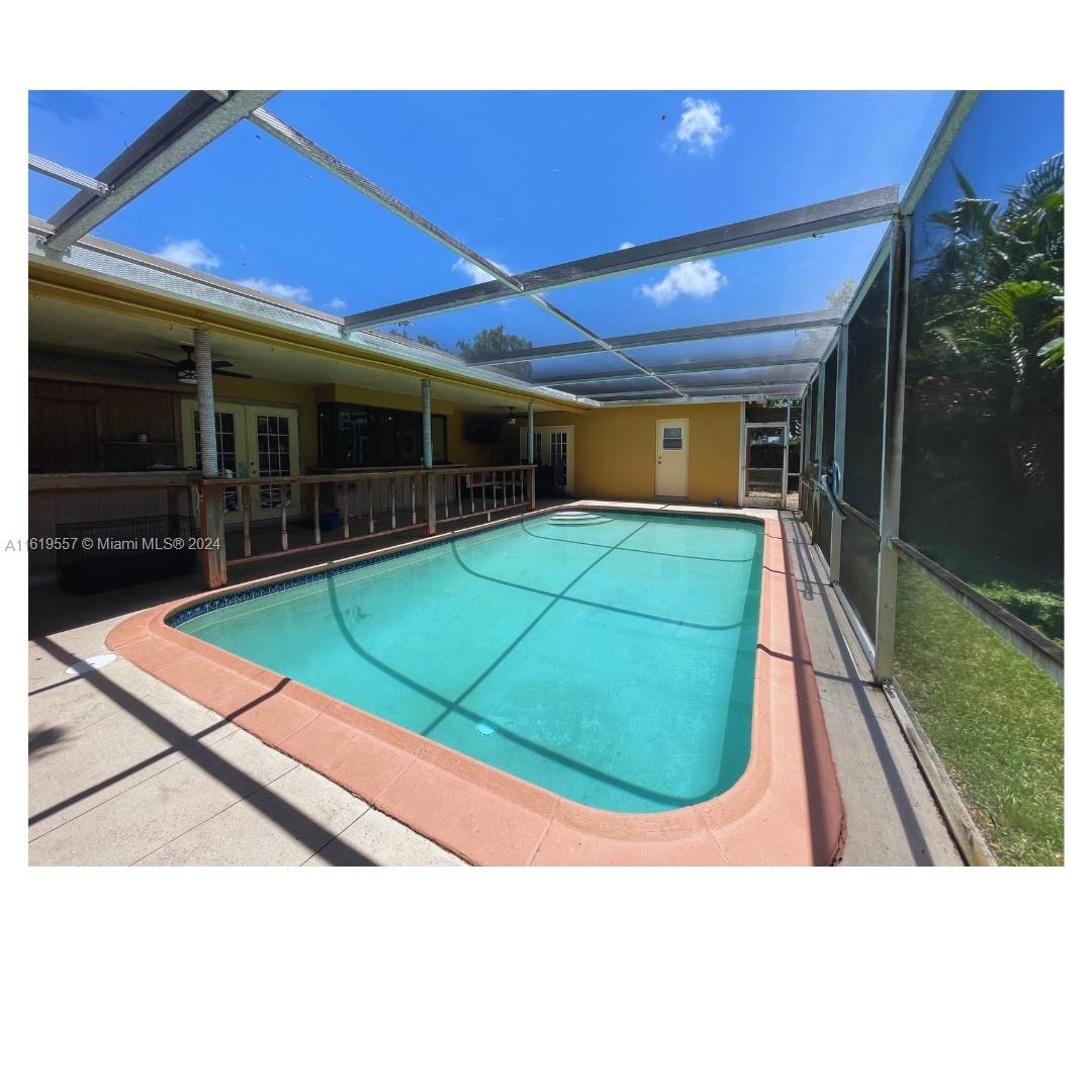 5201 SW 88th Ter