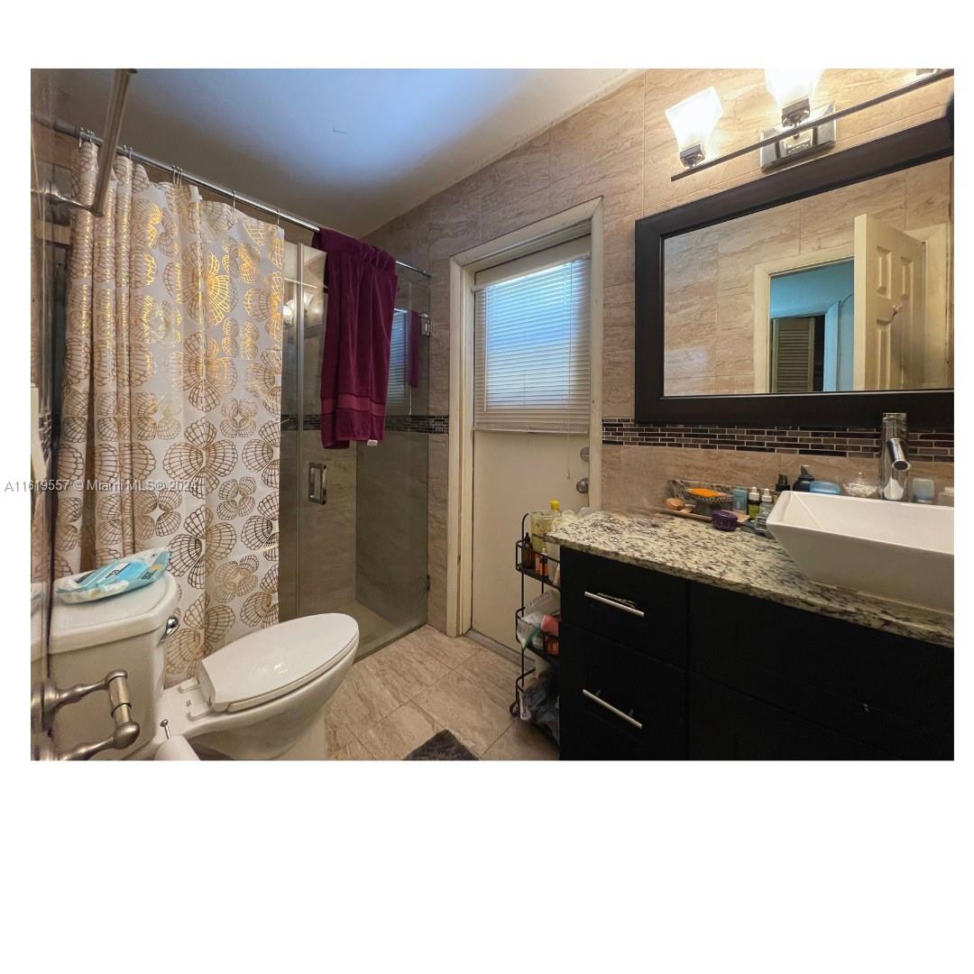 5201 SW 88th Ter