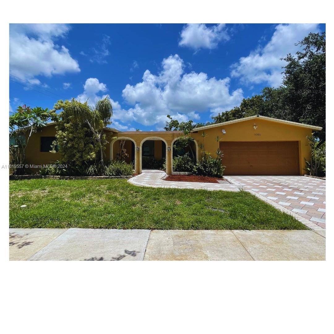 5201 SW 88th Ter