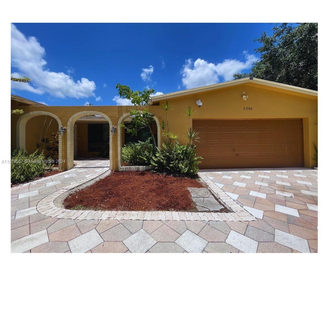 5201 SW 88th Ter
