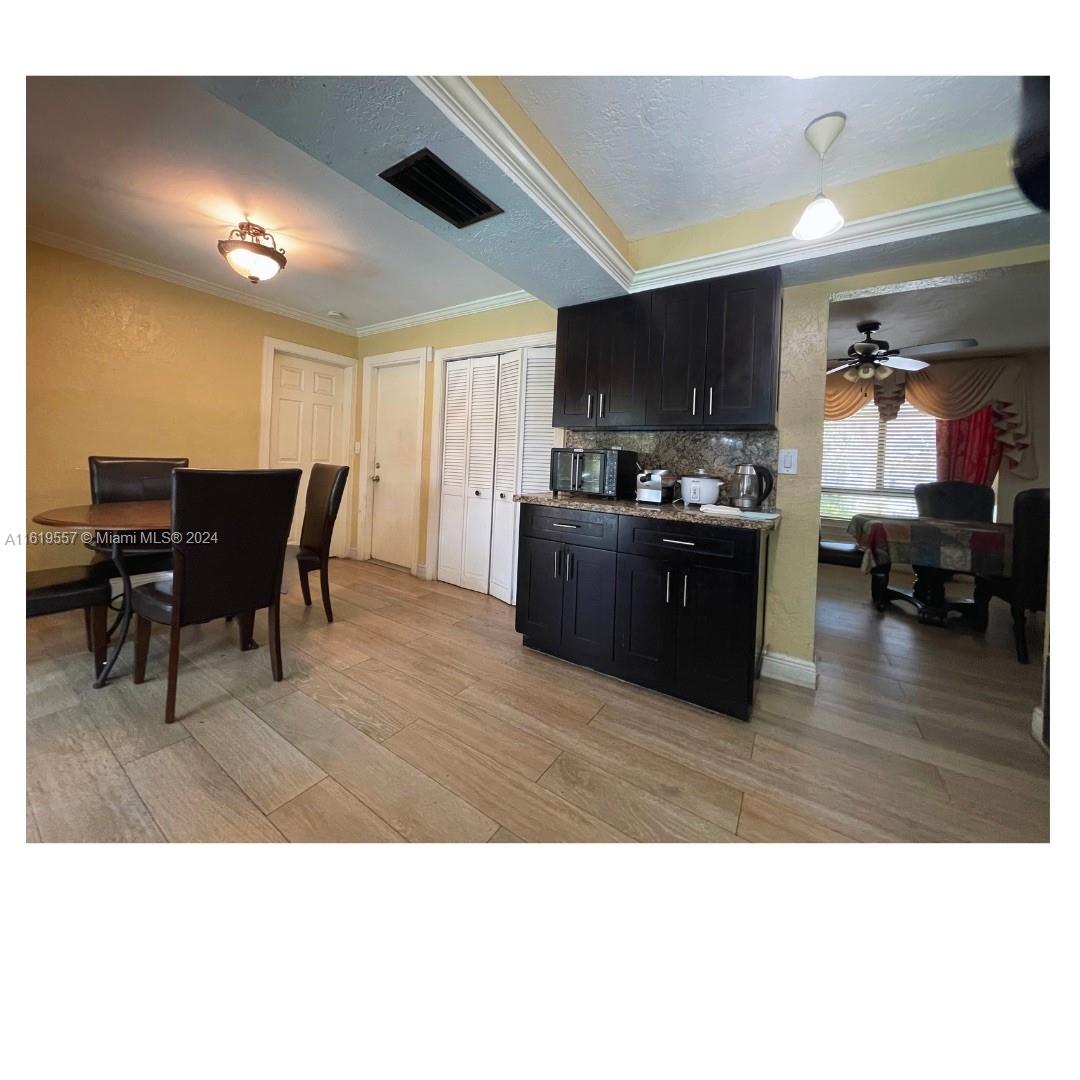 5201 SW 88th Ter