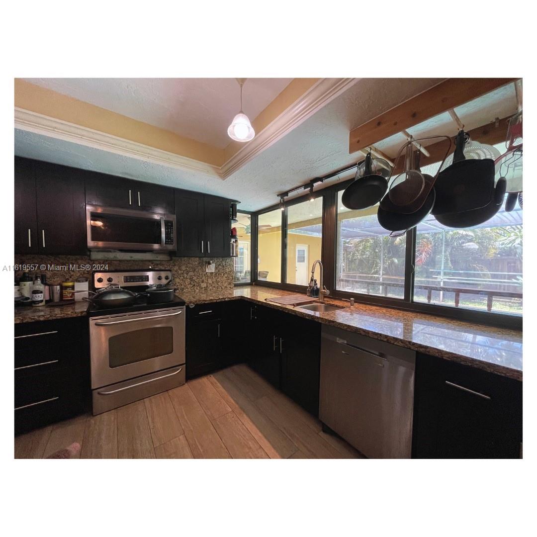 5201 SW 88th Ter