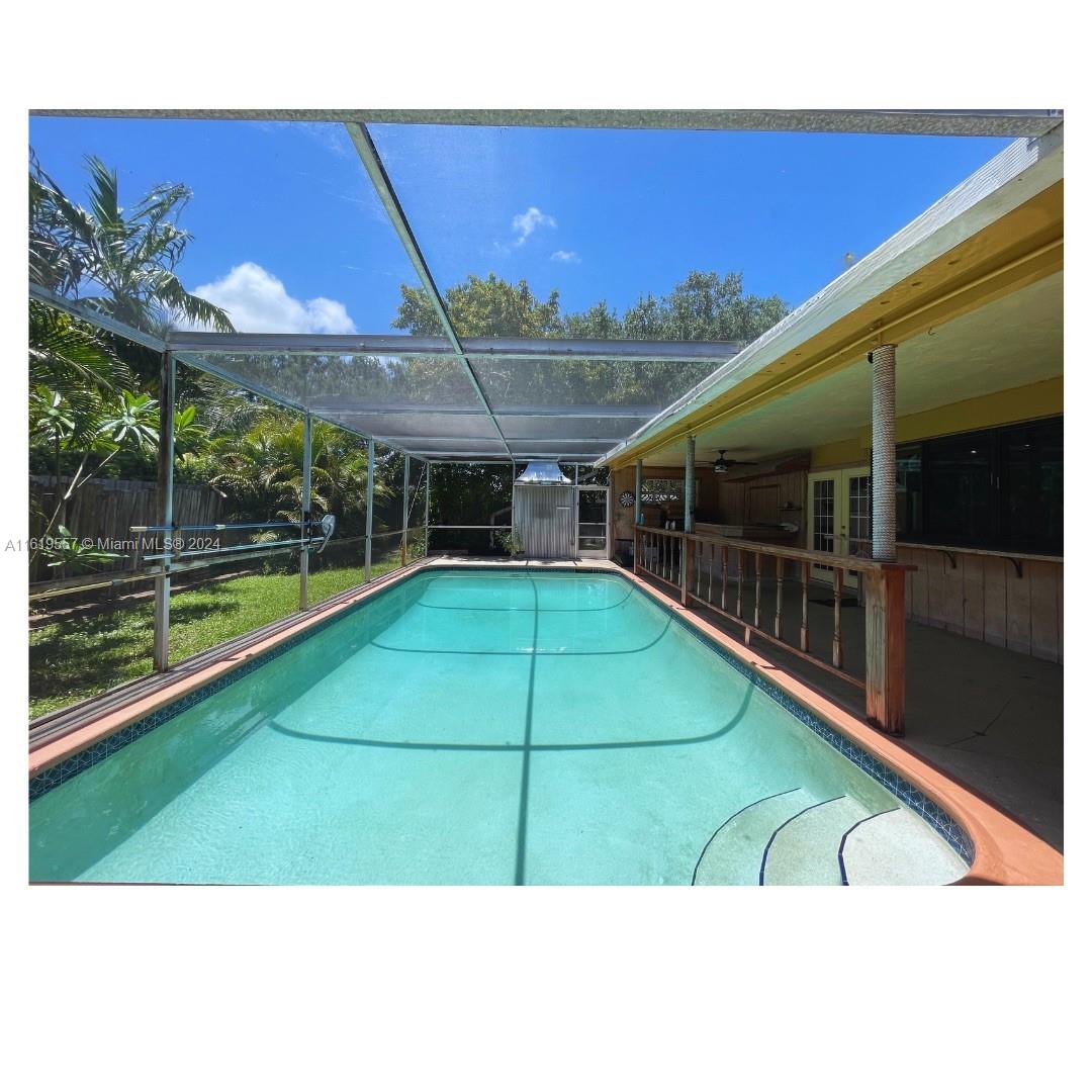 5201 SW 88th Ter