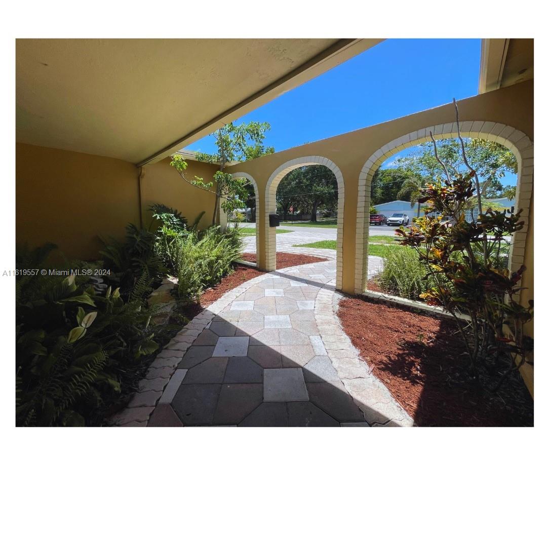 5201 SW 88th Ter