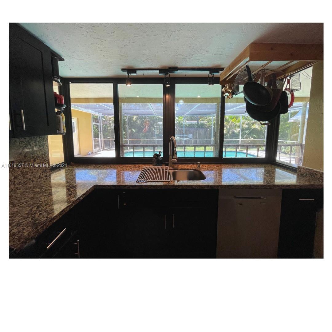 5201 SW 88th Ter