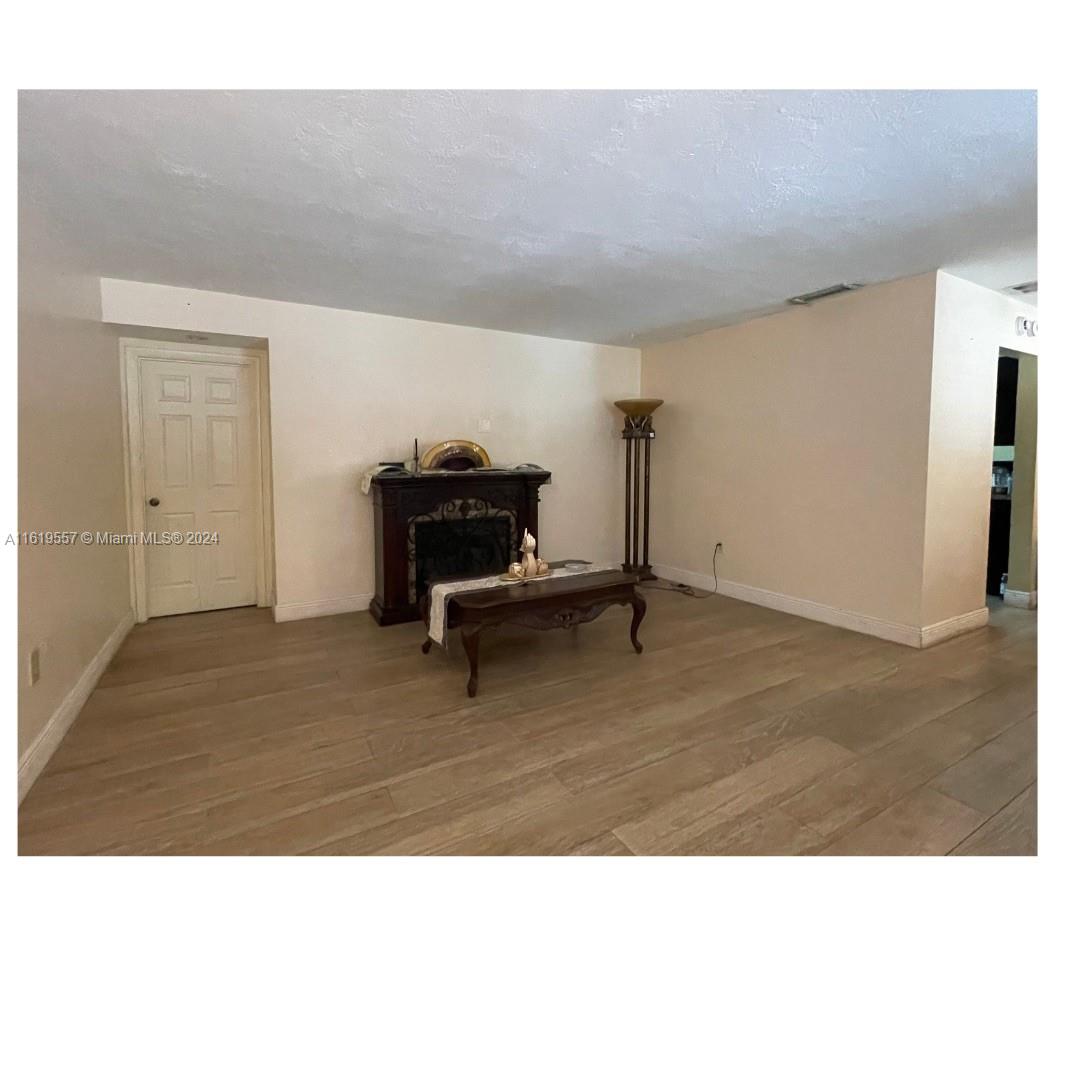 5201 SW 88th Ter