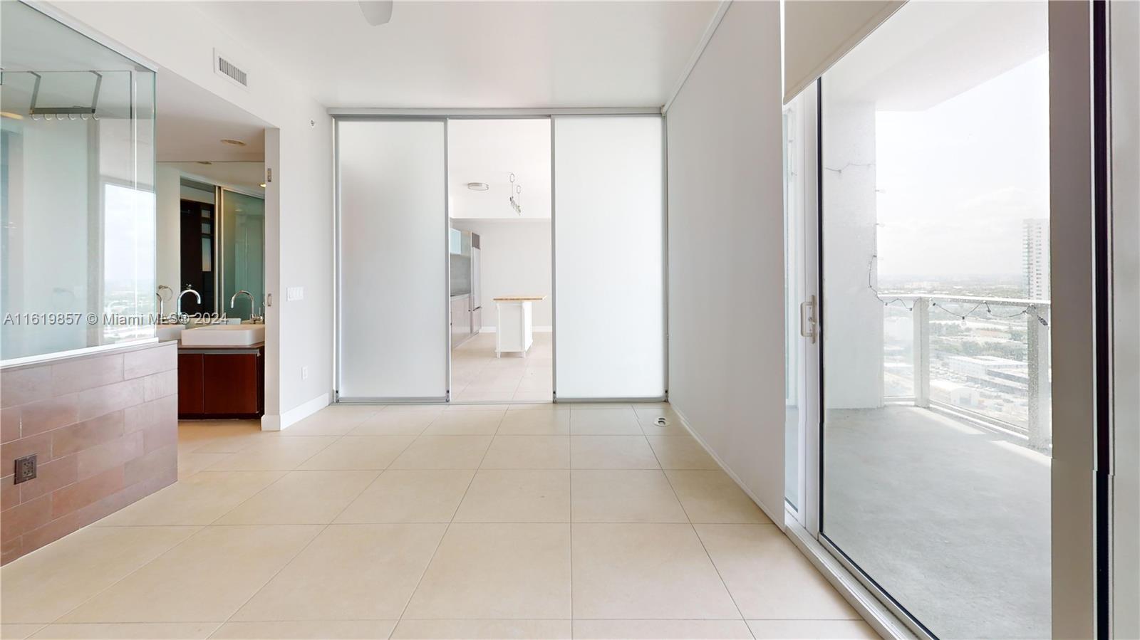 1040 Biscayne Blvd # 2205