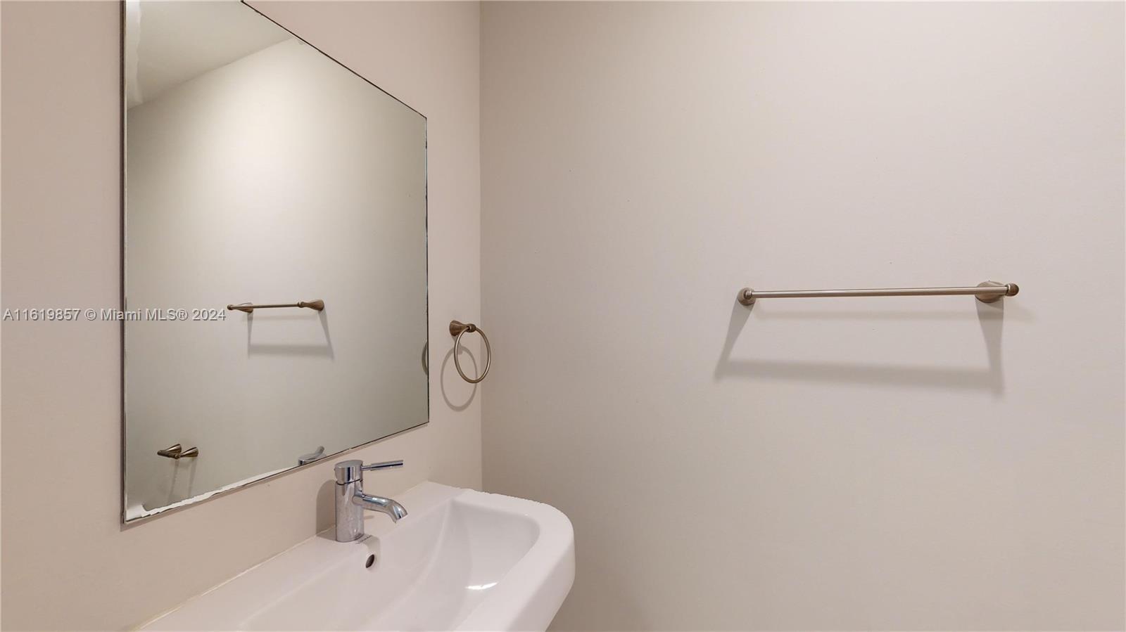 1040 Biscayne Blvd # 2205