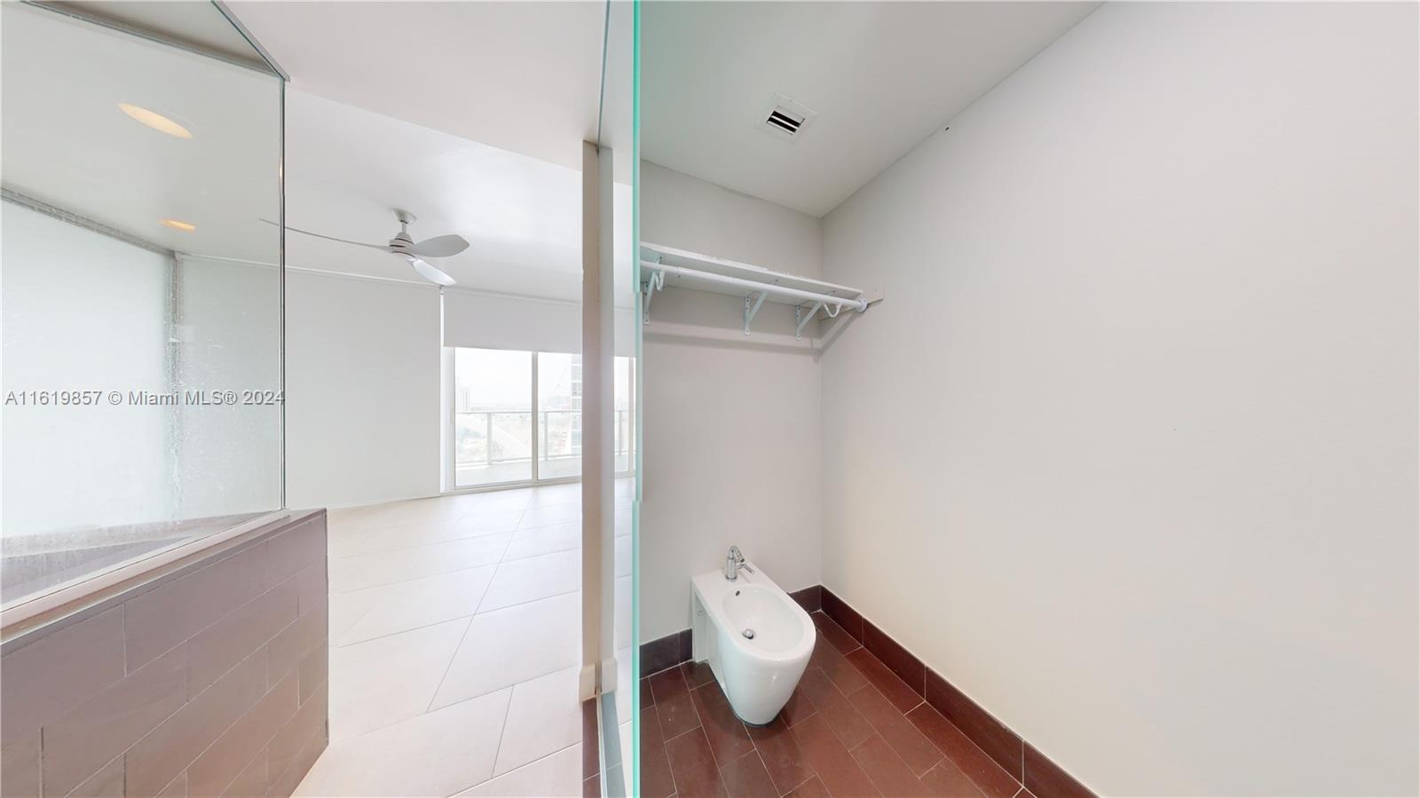 1040 Biscayne Blvd # 2205