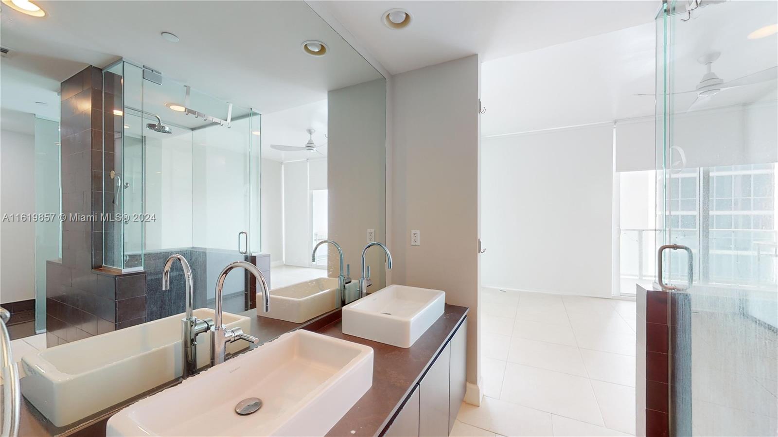 1040 Biscayne Blvd # 2205