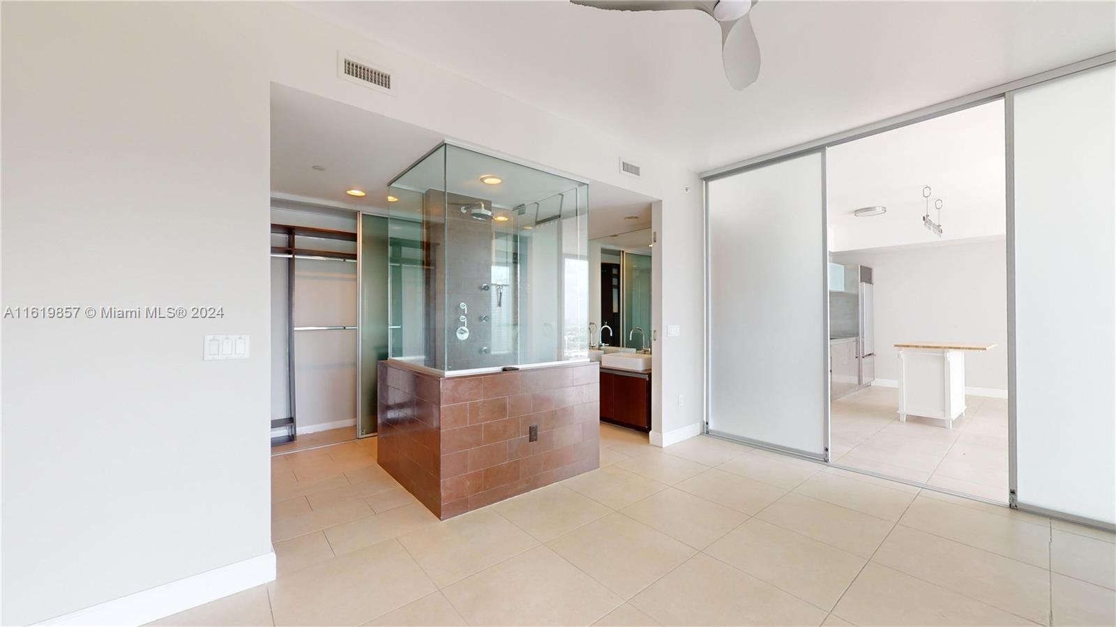 1040 Biscayne Blvd # 2205