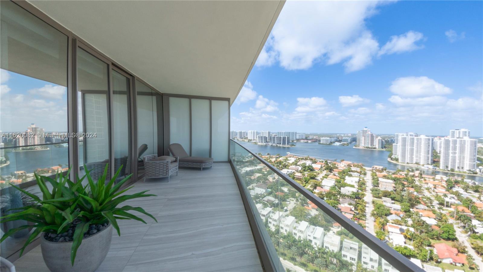 18975 Collins Ave # 2701