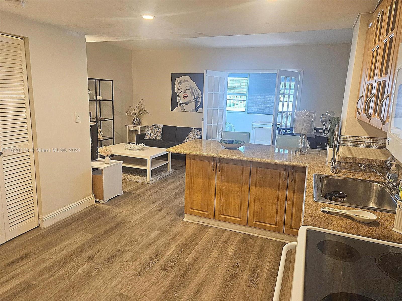825 Brickell Bay Dr # 1249