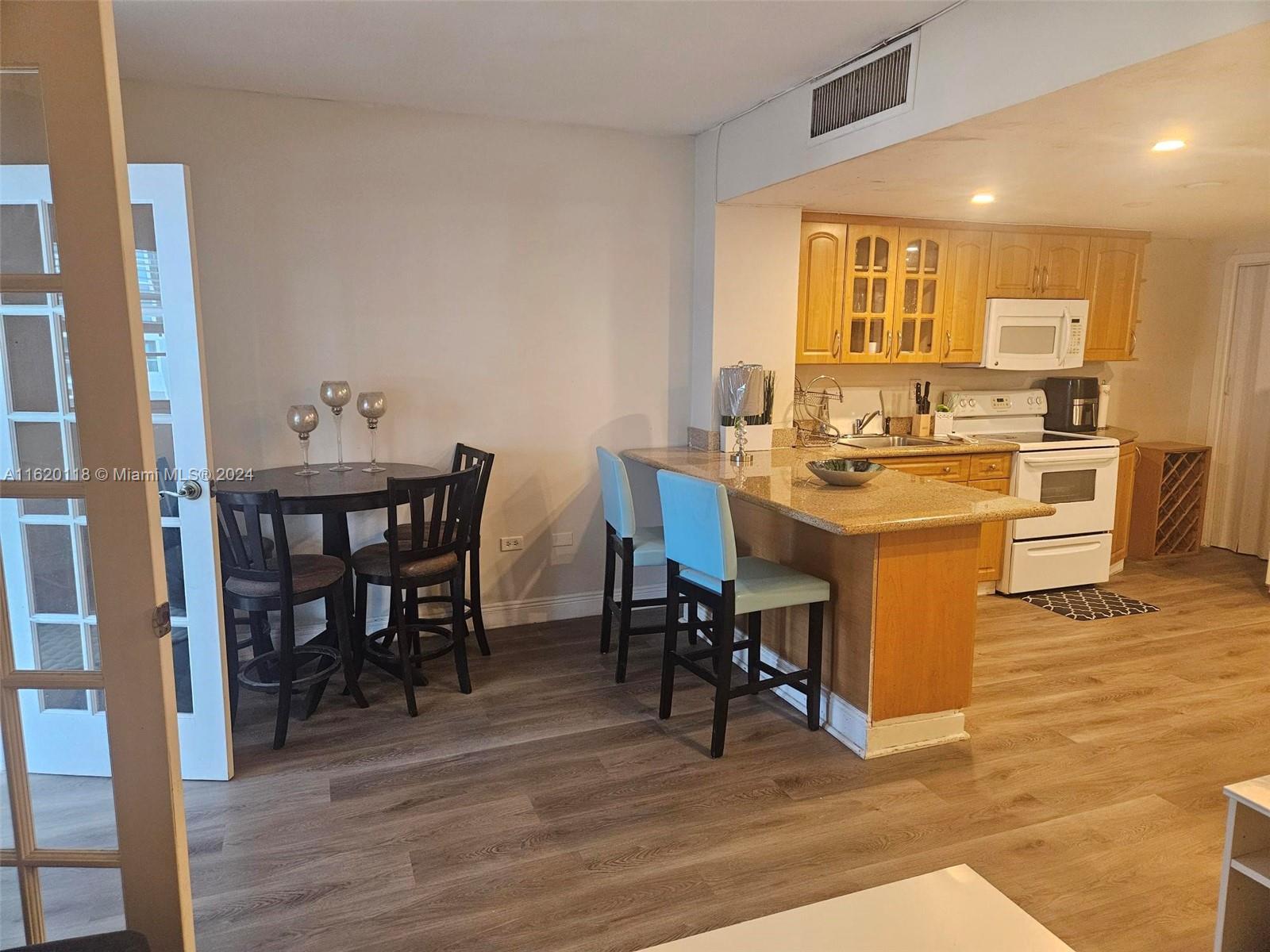 825 Brickell Bay Dr # 1249