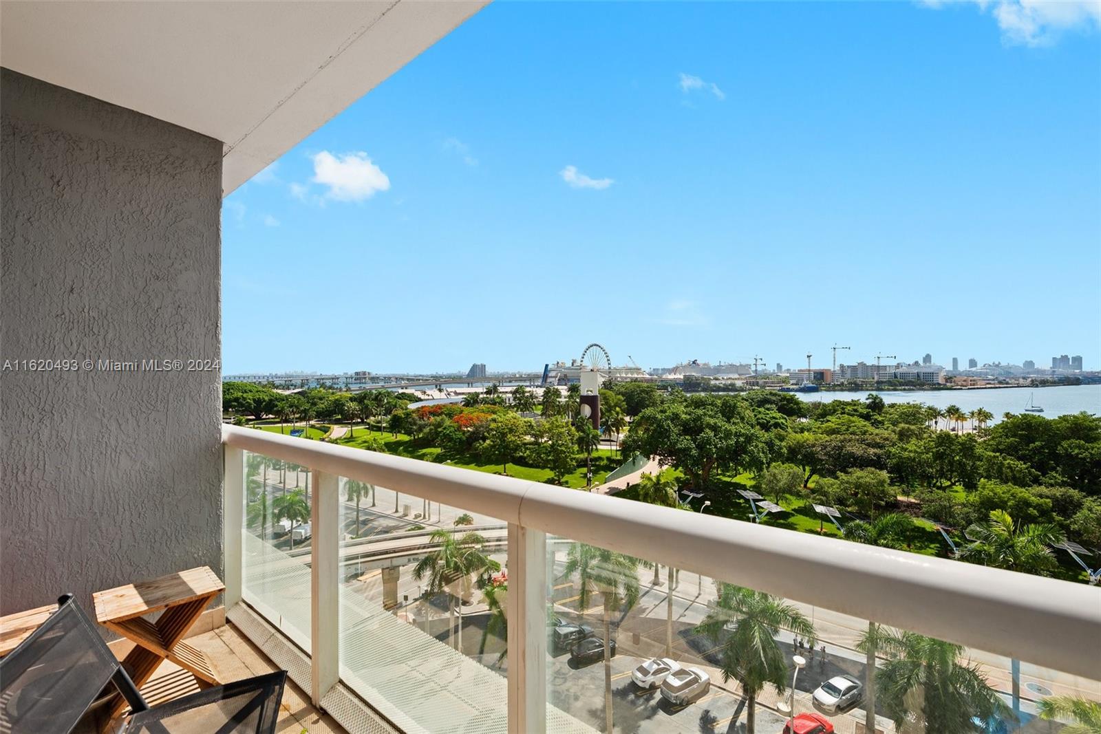 50 Biscayne Blvd # 907