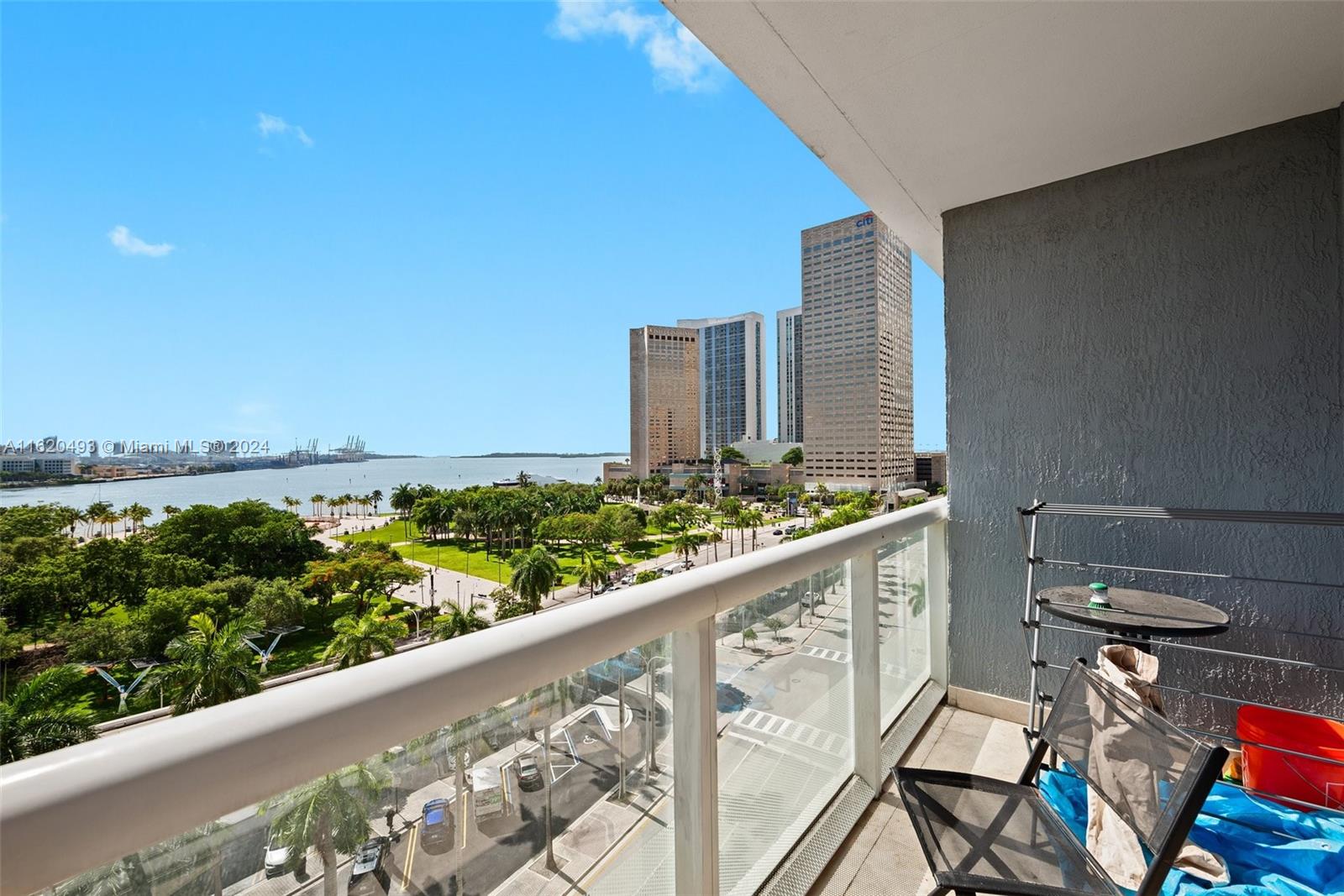 50 Biscayne Blvd # 907