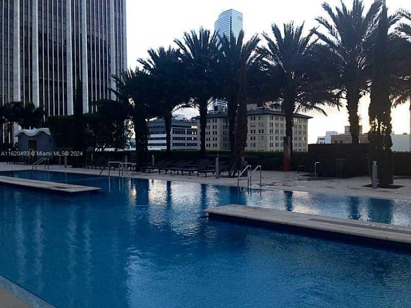 50 Biscayne Blvd # 907