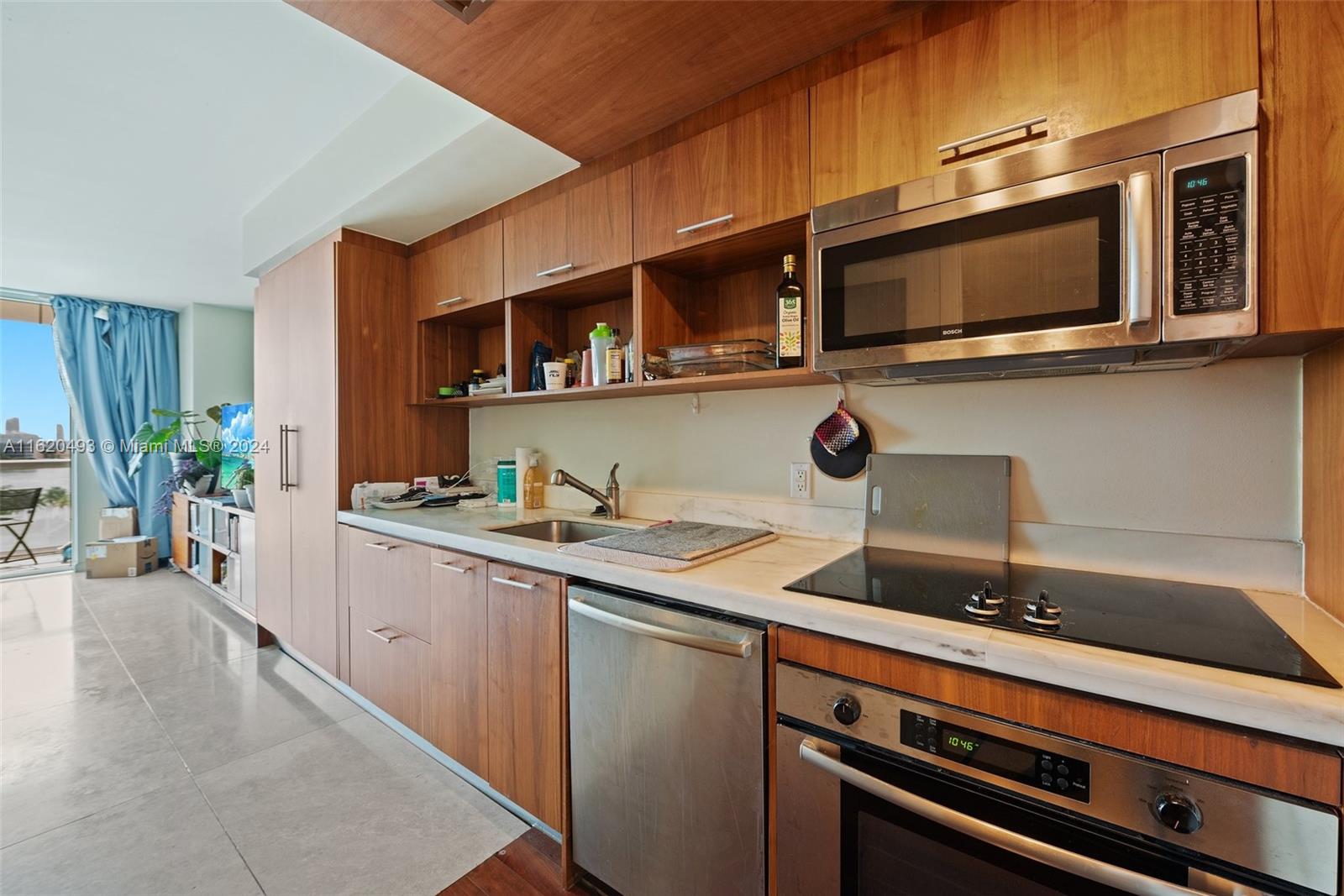 50 Biscayne Blvd # 907