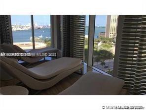 50 Biscayne Blvd # 907