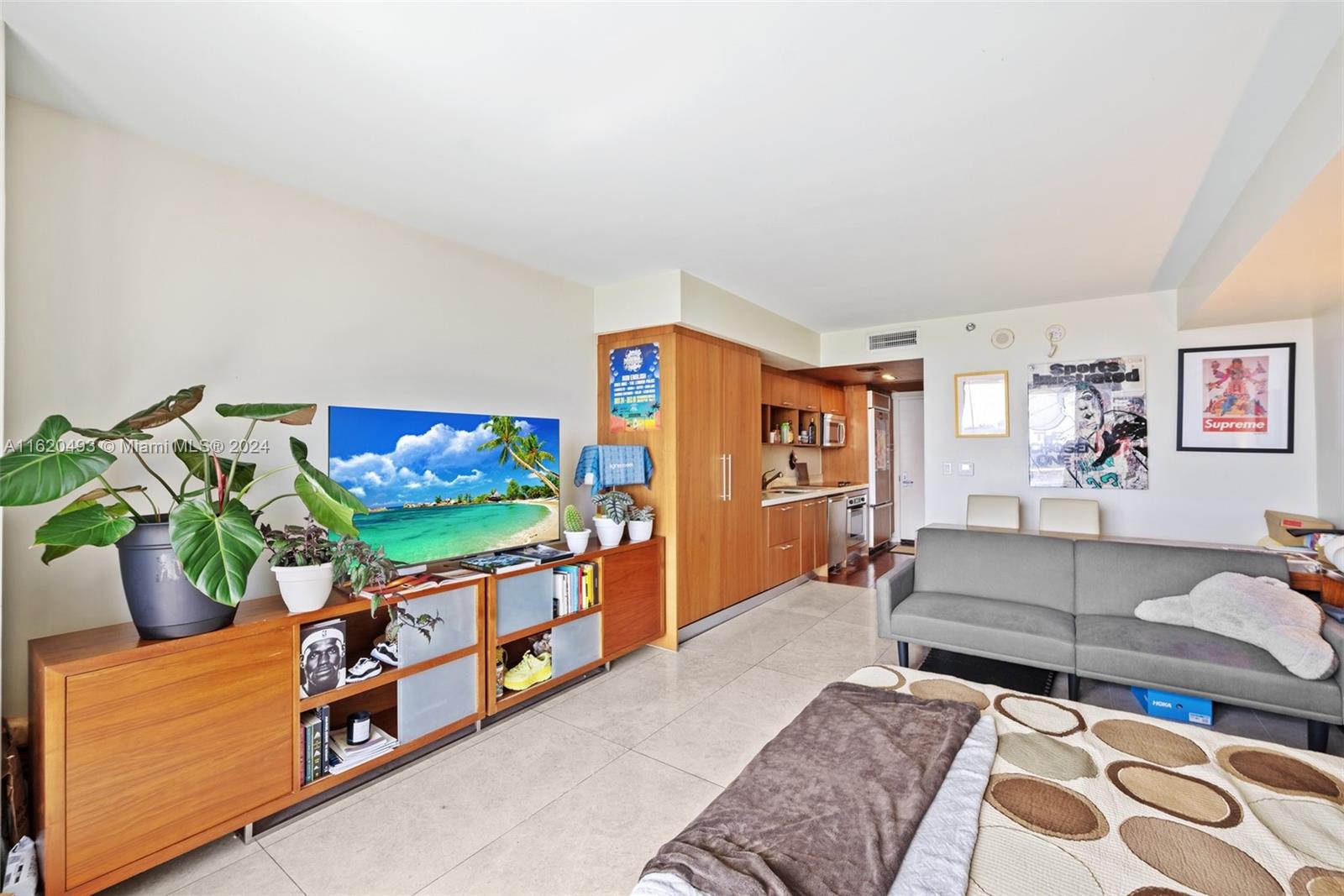 50 Biscayne Blvd # 907