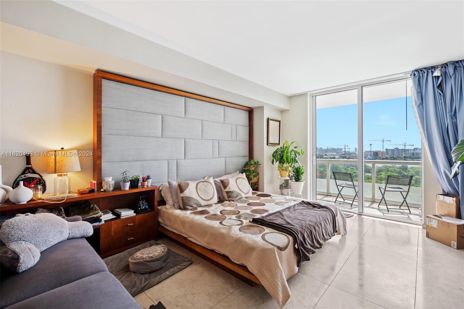 50 Biscayne Blvd # 907