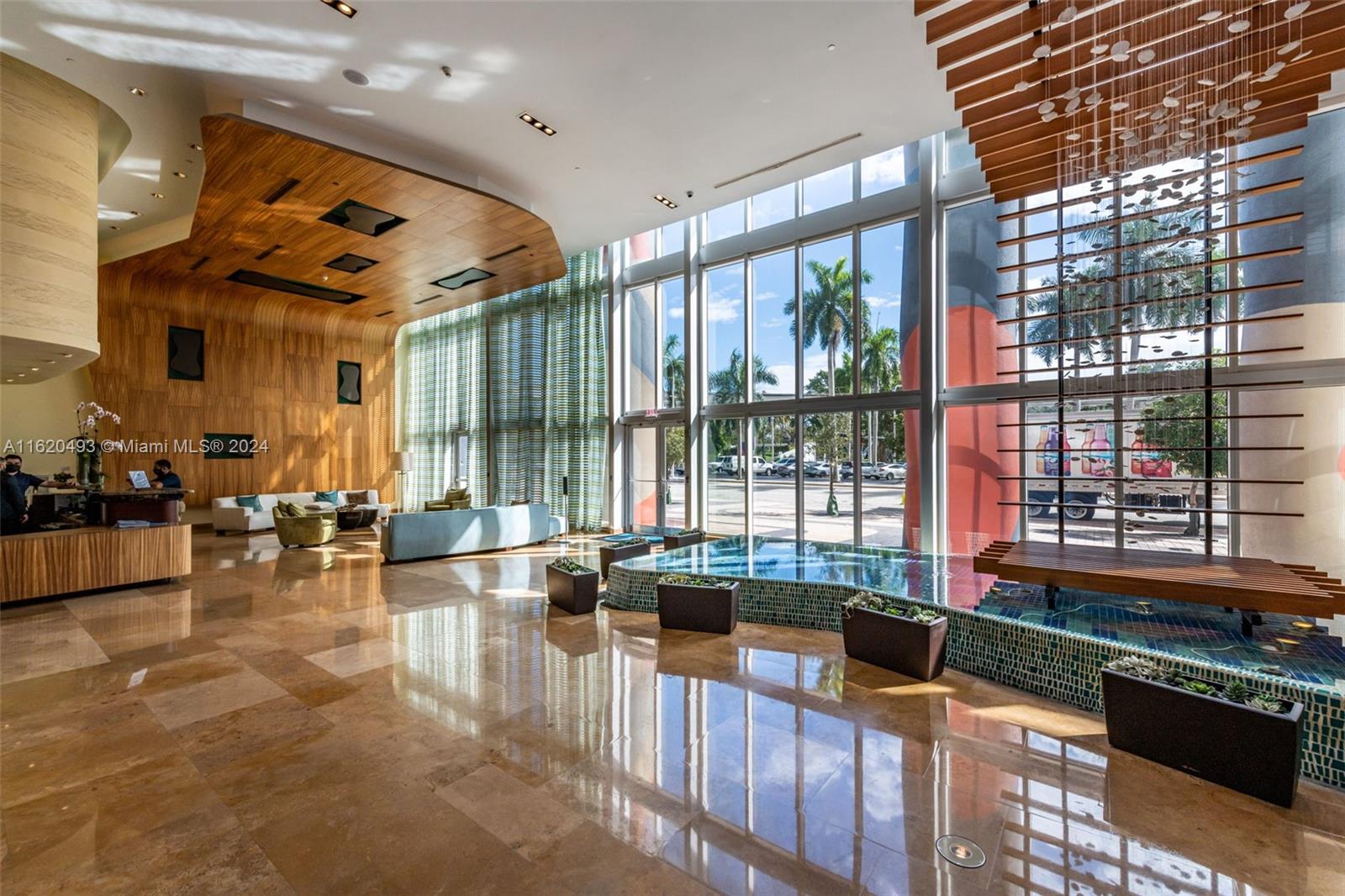 50 Biscayne Blvd # 907