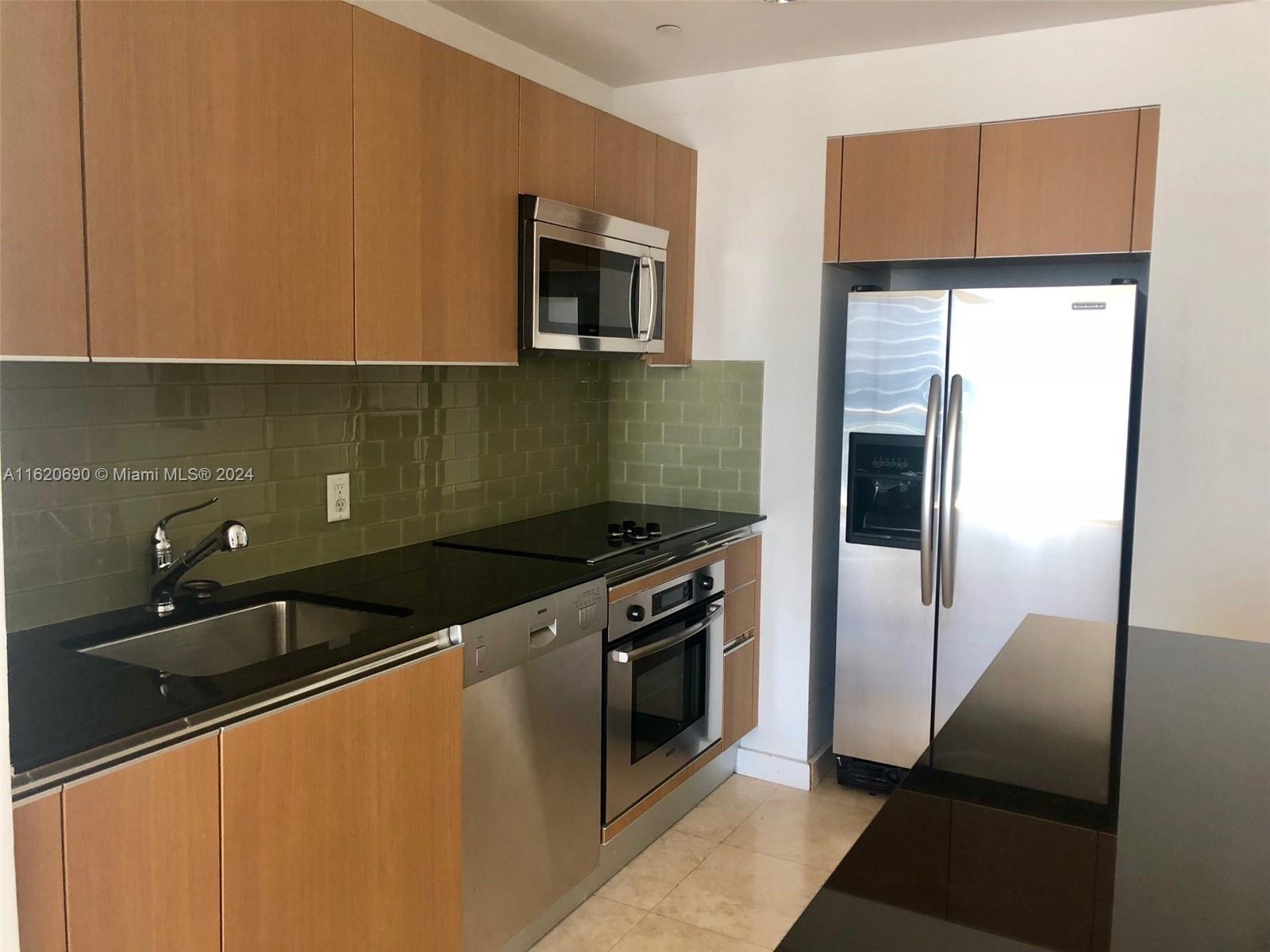 1050 BRICKELL AV # 2904