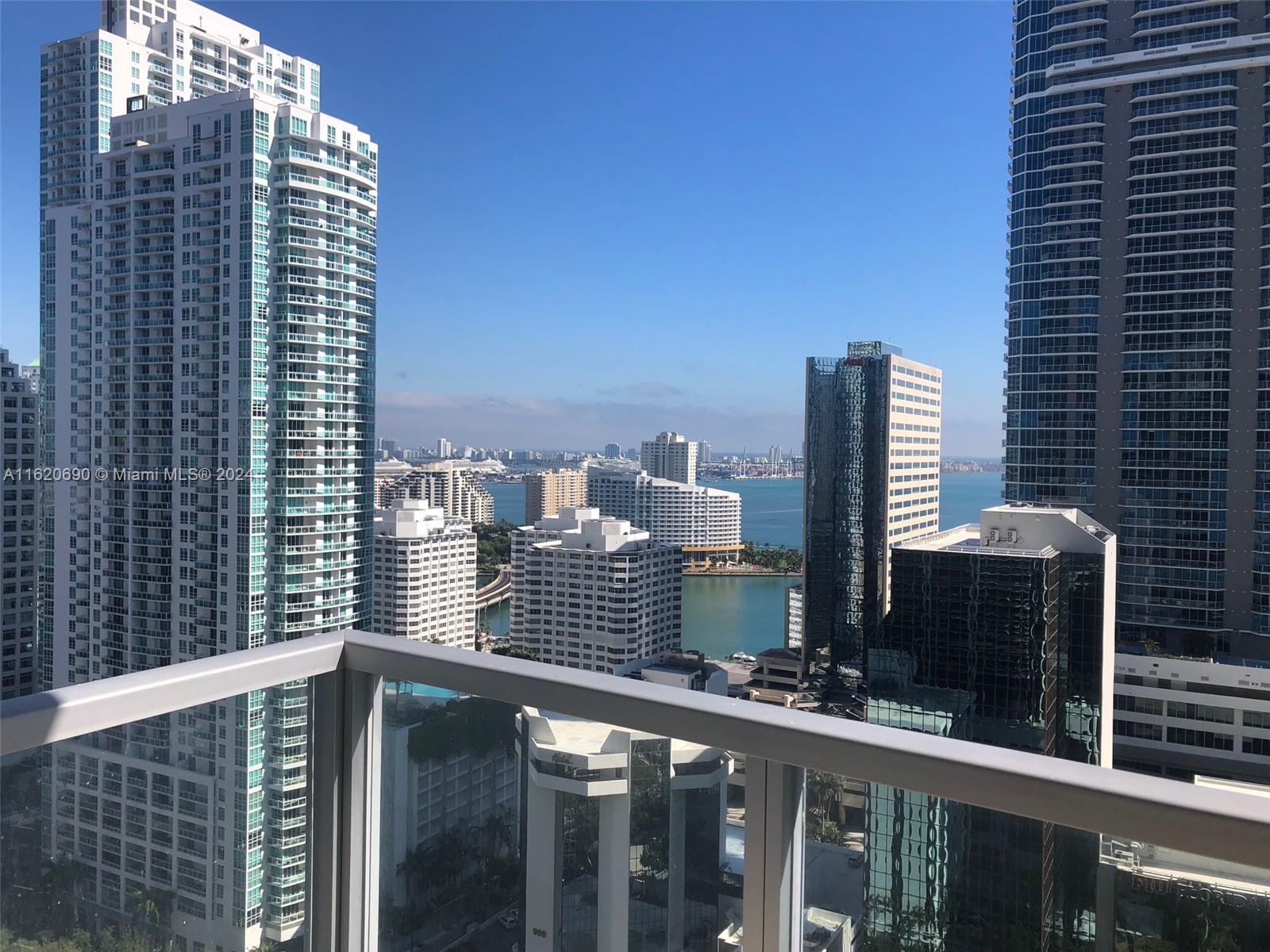 1050 BRICKELL AV # 2904