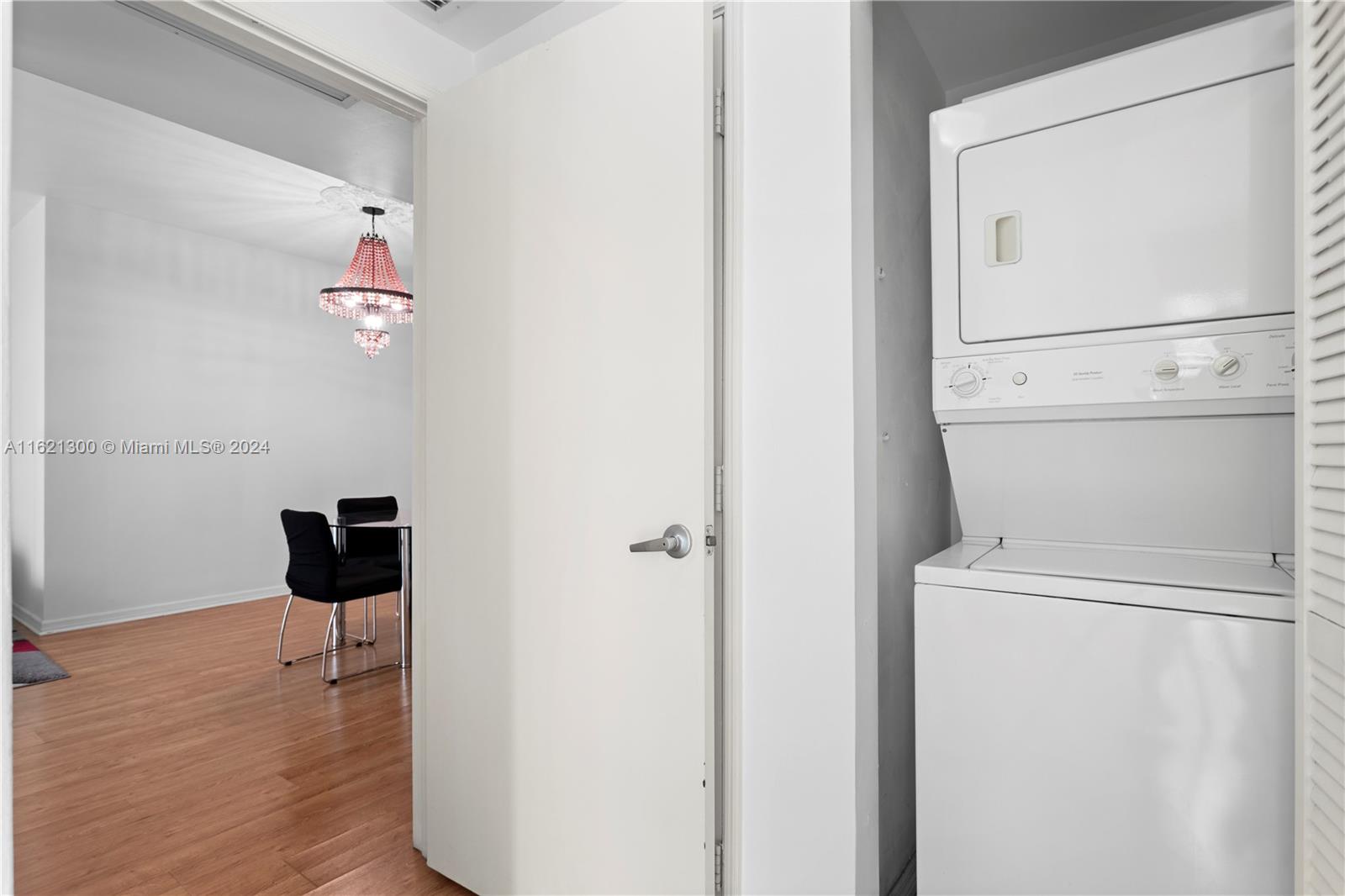 950 Brickell Bay Dr # 501