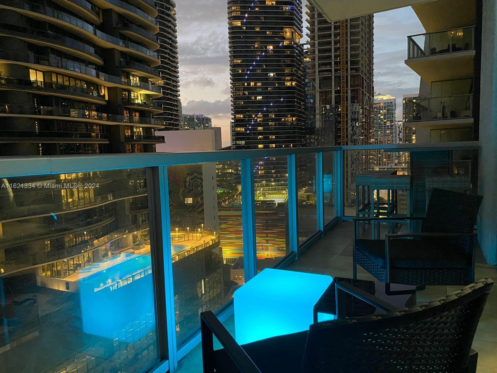 1050 Brickell Ave # 2220