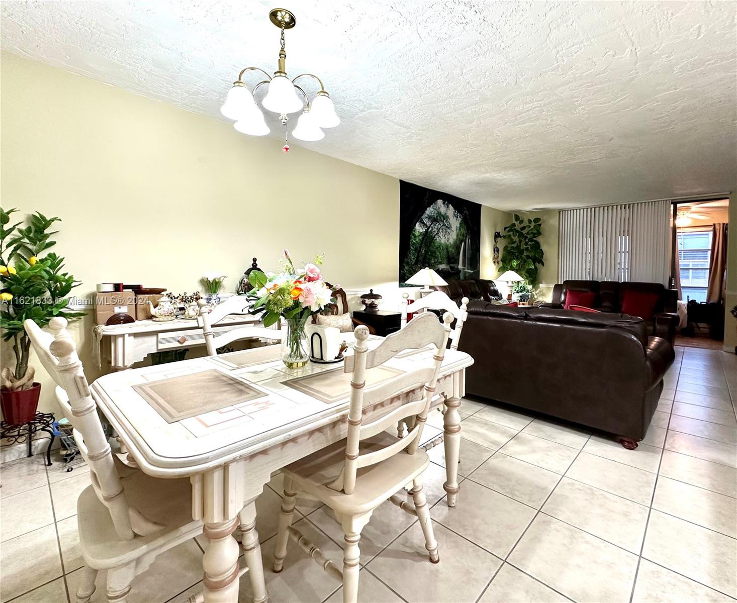 2831 Somerset Dr # 206