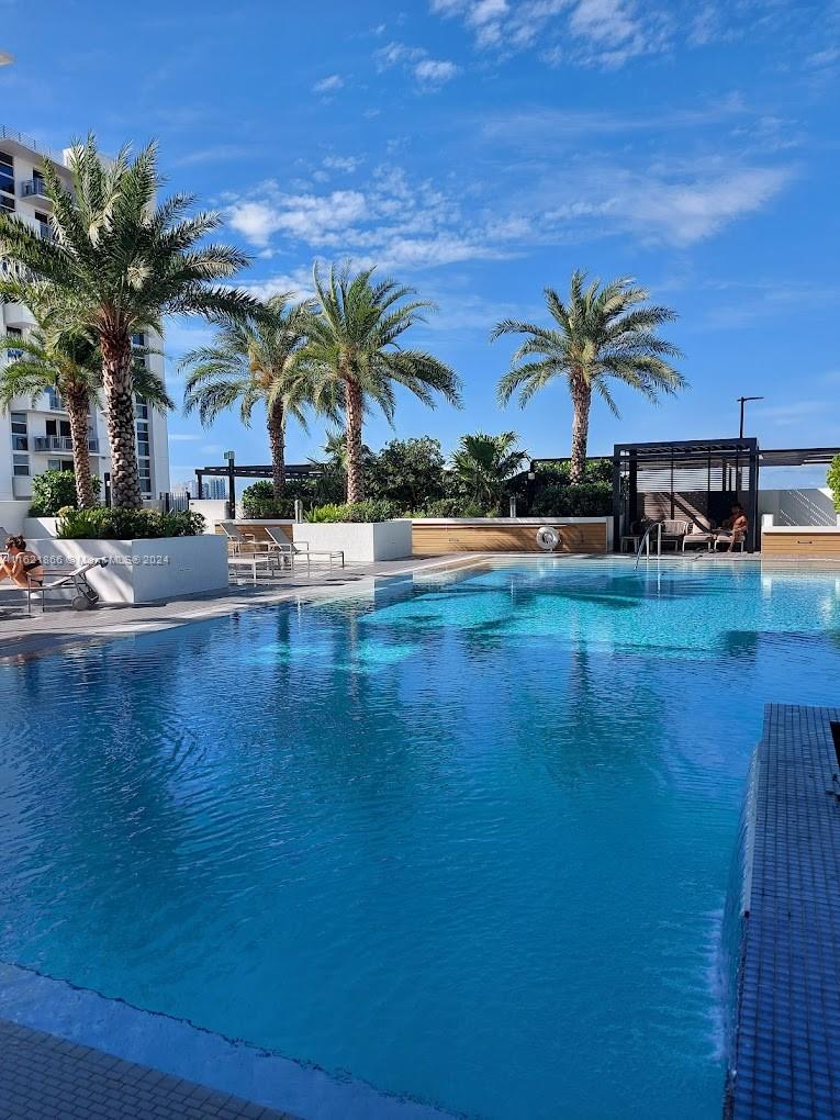 1600 SW 1st Ave # 409