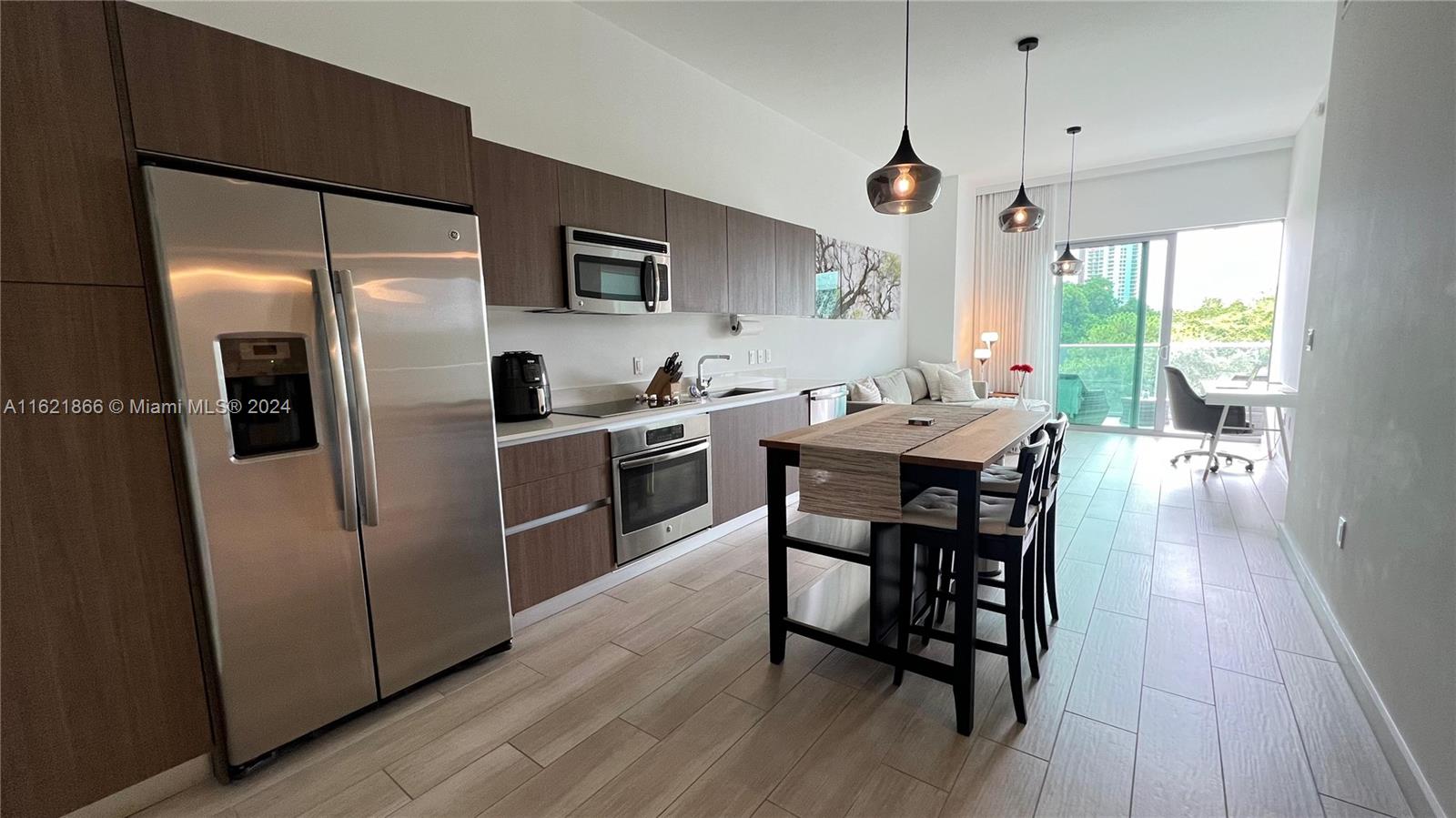 1600 SW 1st Ave # 409