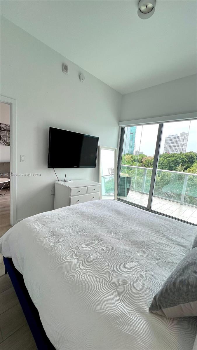 1600 SW 1st Ave # 409