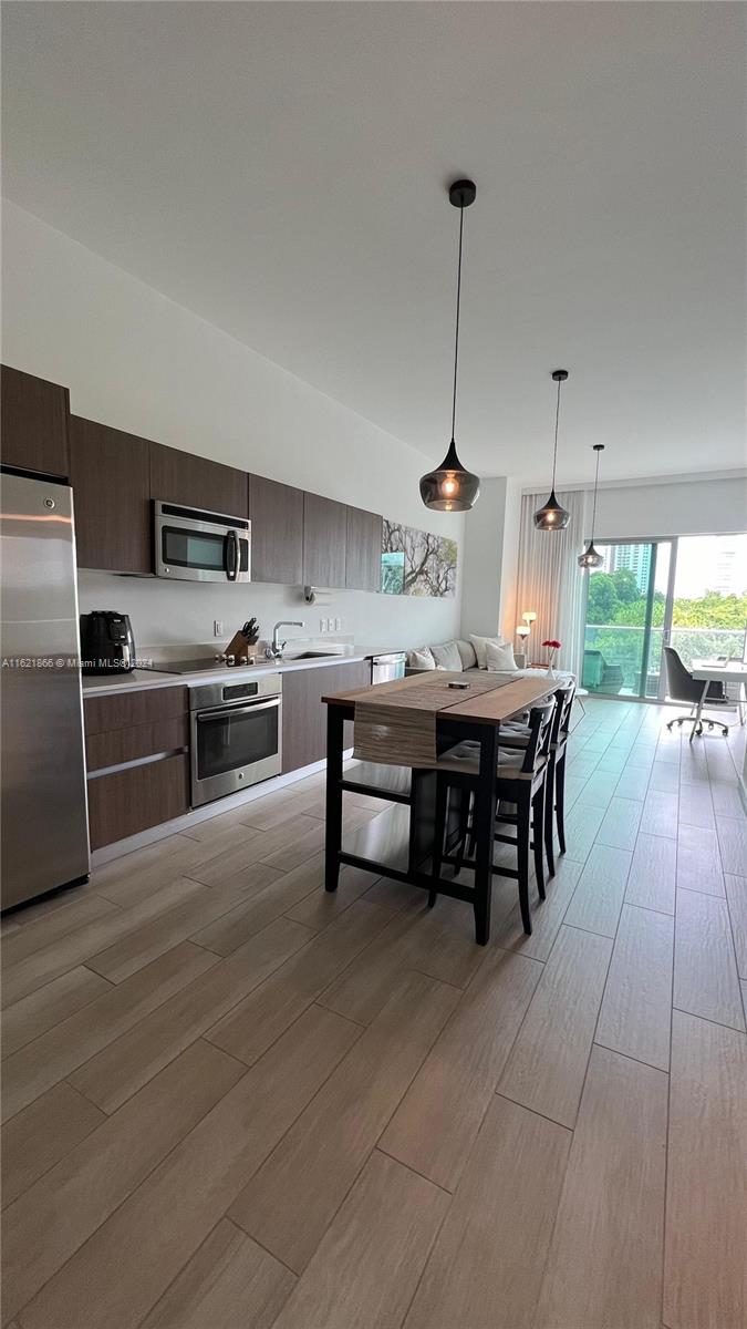 1600 SW 1st Ave # 409