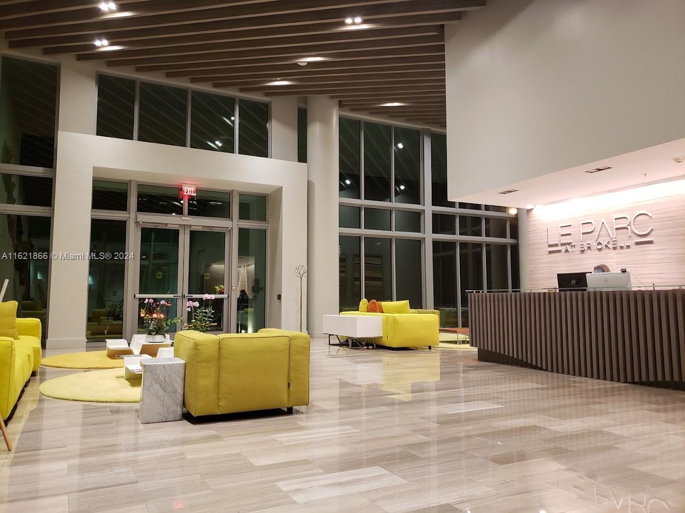 1600 SW 1st Ave # 409