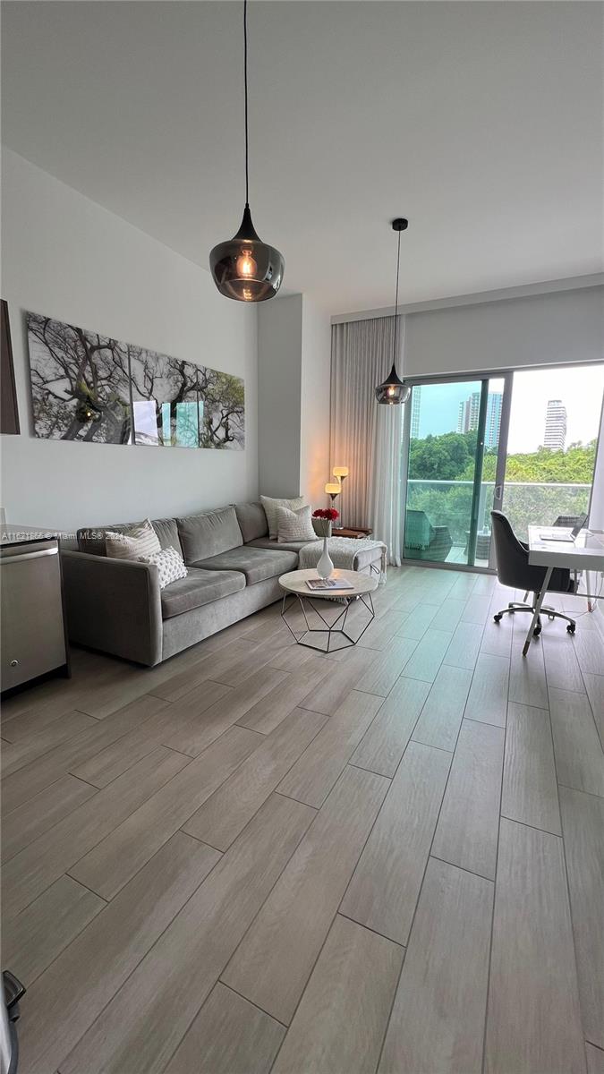 1600 SW 1st Ave # 409