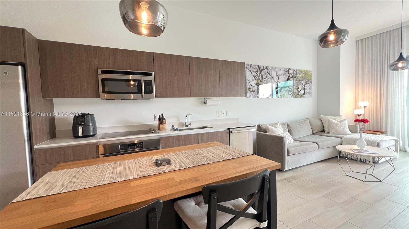 1600 SW 1st Ave # 409