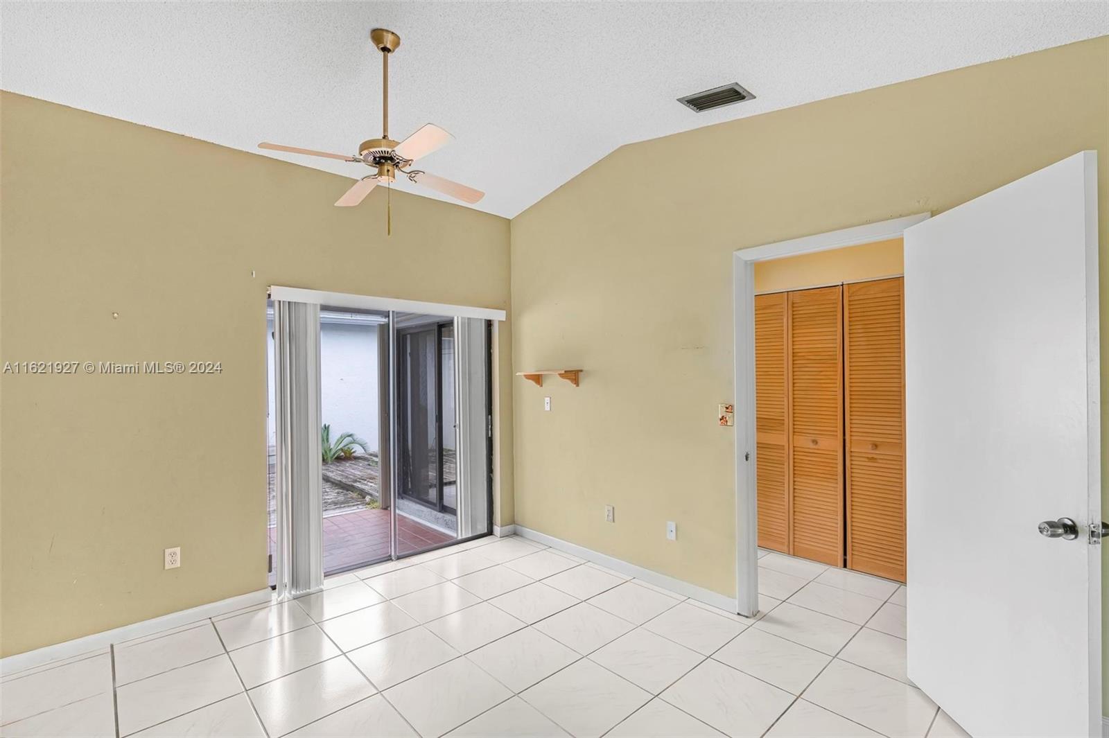 6604 SW 152nd Pl # 04 Unit: 26-04