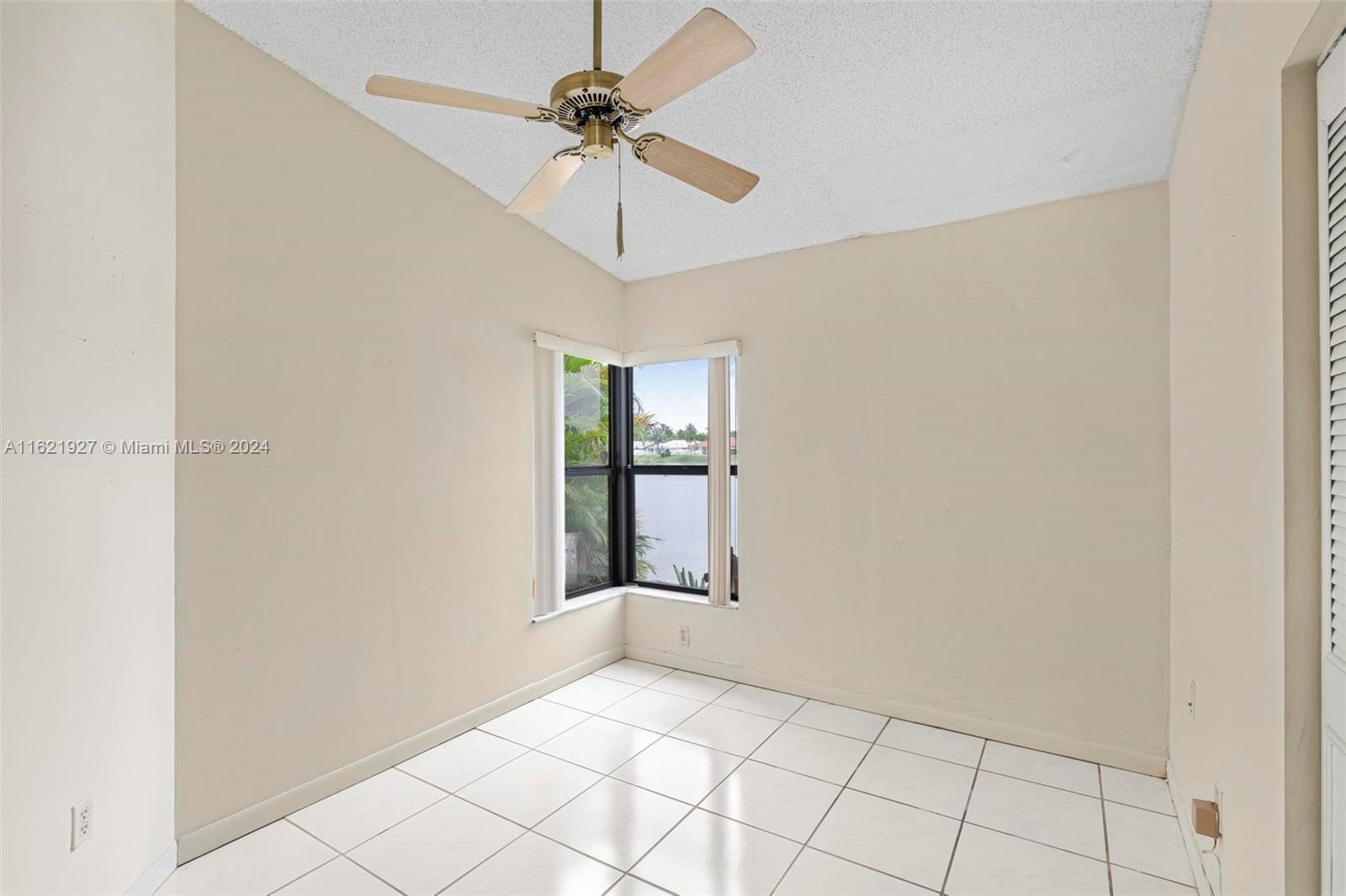 6604 SW 152nd Pl # 04 Unit: 26-04
