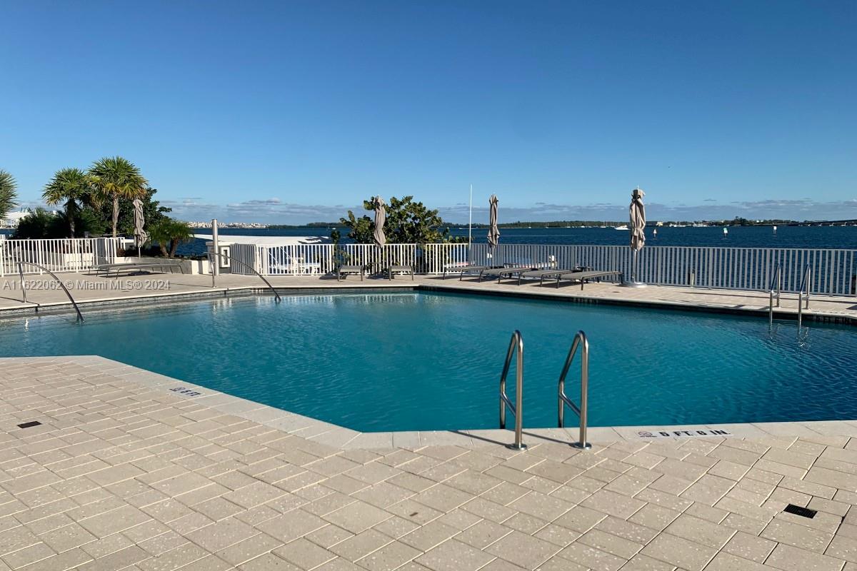 200 SE 15th Rd # 10G