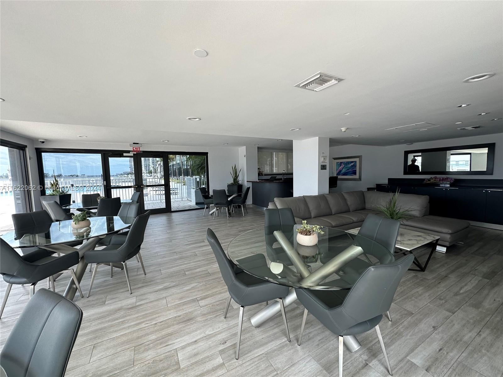 200 SE 15th Rd # 10G